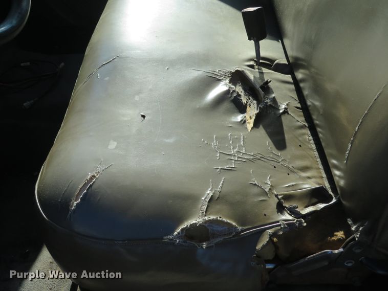 image for item DH1599 2002 Ford F350 Super Duty XL utility bed pickup truck