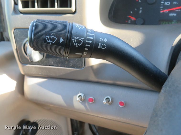 image for item DH1599 2002 Ford F350 Super Duty XL utility bed pickup truck