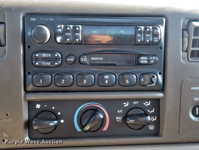 image for item DH1599 2002 Ford F350 Super Duty XL utility bed pickup truck