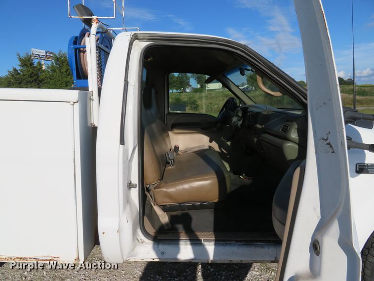 image for item DH1599 2002 Ford F350 Super Duty XL utility bed pickup truck