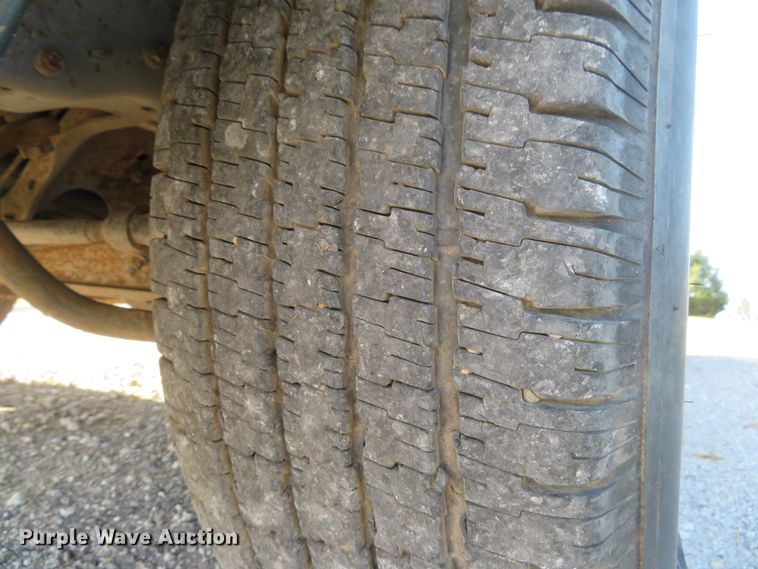 image for item DH1599 2002 Ford F350 Super Duty XL utility bed pickup truck