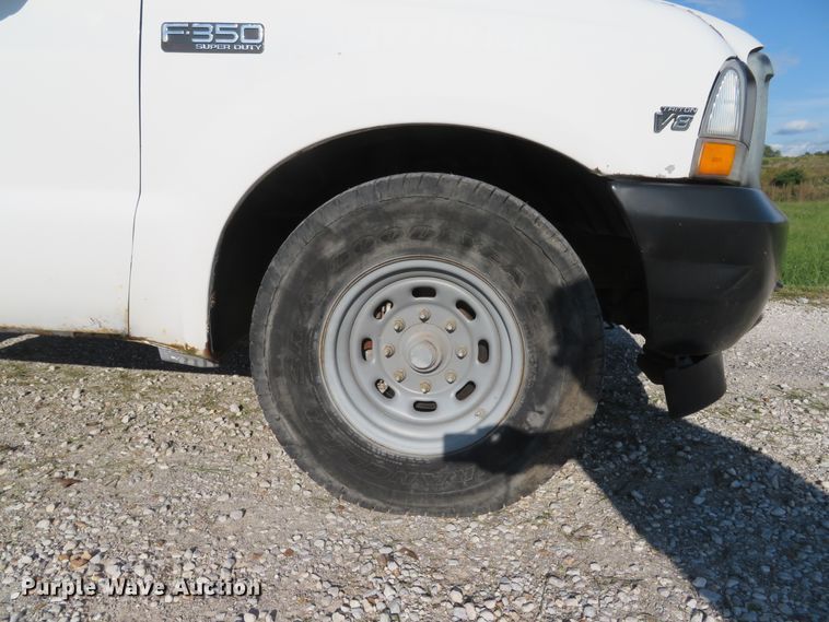 image for item DH1599 2002 Ford F350 Super Duty XL utility bed pickup truck