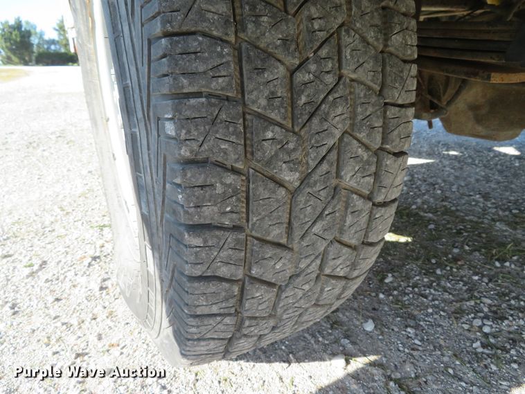 image for item DH1599 2002 Ford F350 Super Duty XL utility bed pickup truck