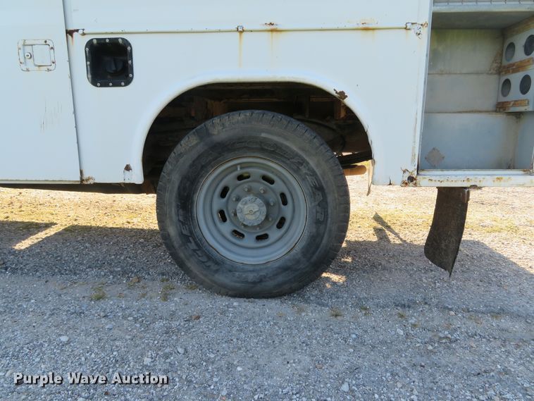 image for item DH1599 2002 Ford F350 Super Duty XL utility bed pickup truck