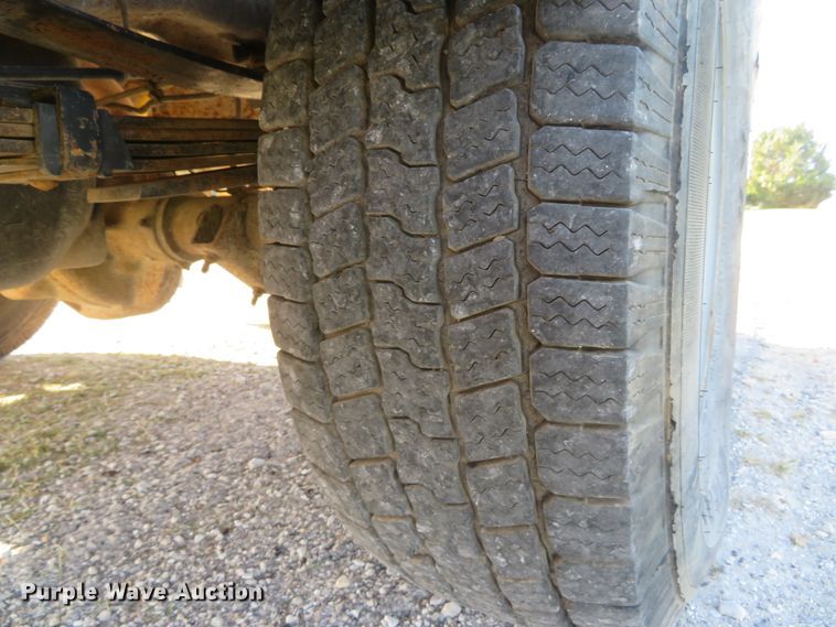 image for item DH1599 2002 Ford F350 Super Duty XL utility bed pickup truck