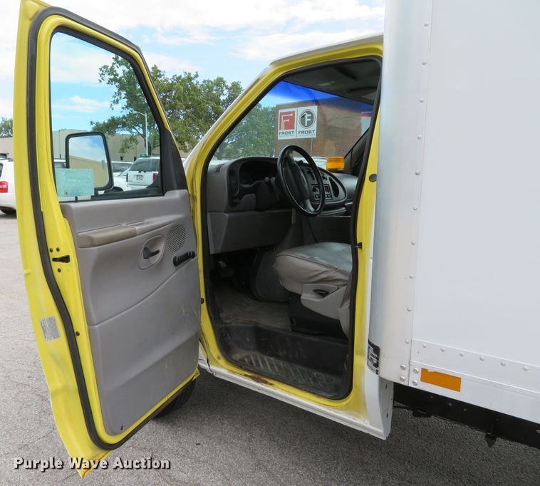 image for item DH1601 1998 Ford Econoline E350 box truck