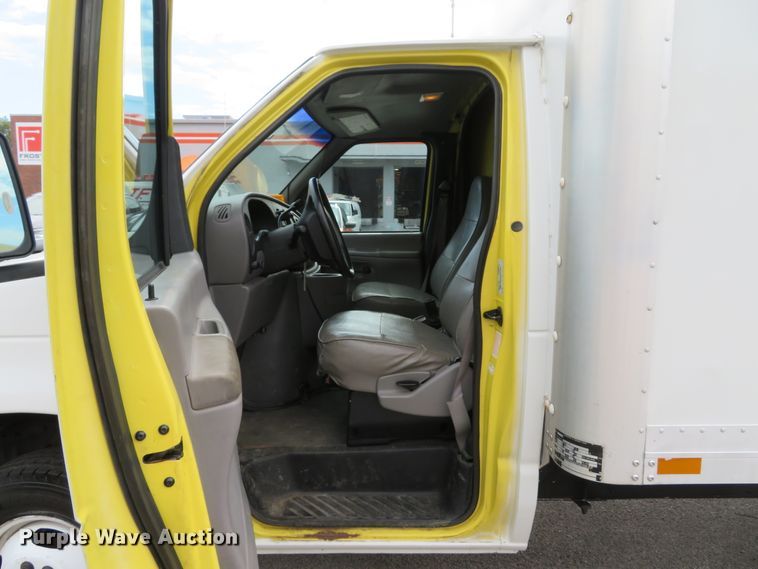 image for item DH1601 1998 Ford Econoline E350 box truck