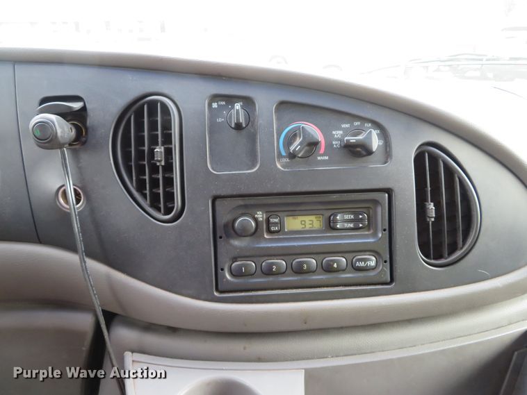 image for item DH1601 1998 Ford Econoline E350 box truck