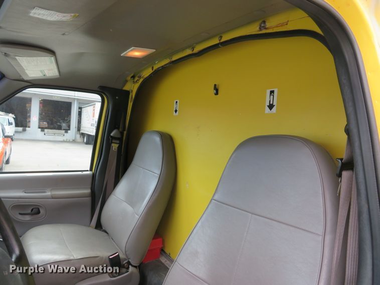 image for item DH1601 1998 Ford Econoline E350 box truck