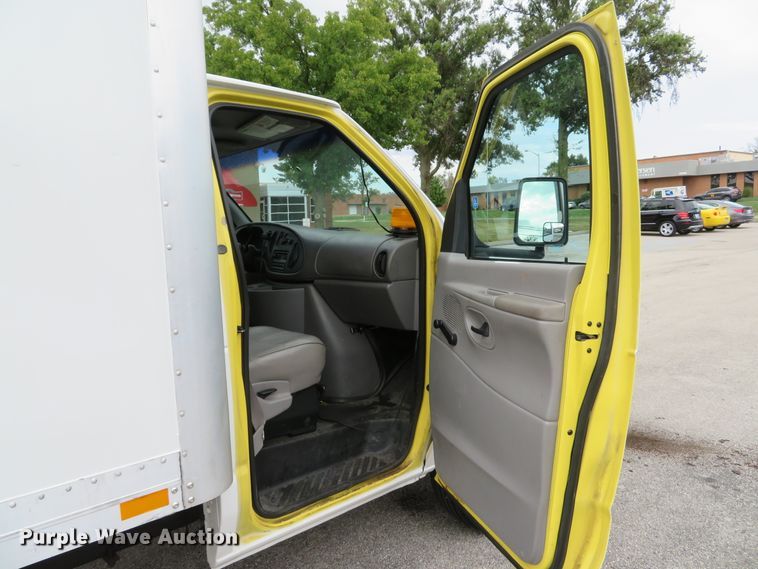 image for item DH1601 1998 Ford Econoline E350 box truck