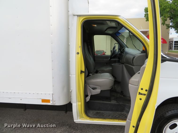 image for item DH1601 1998 Ford Econoline E350 box truck