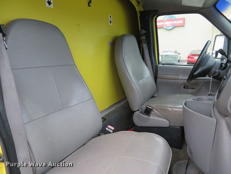 image for item DH1601 1998 Ford Econoline E350 box truck