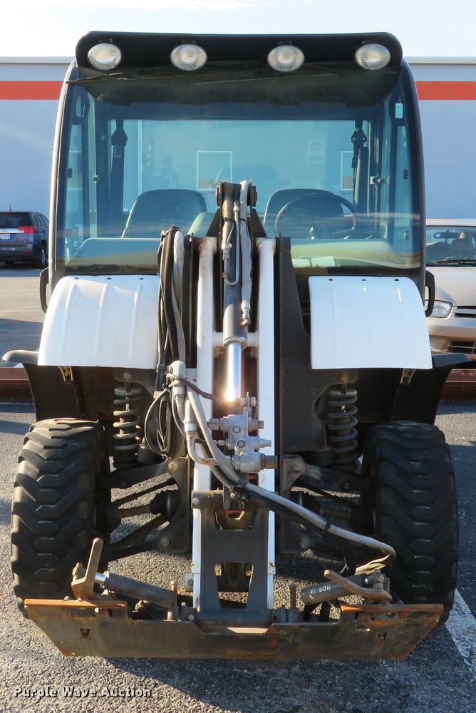 image for item DH1602 2011 Bobcat Toolcat 5600 utility vehicle