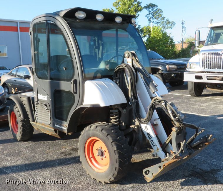 image for item DH1602 2011 Bobcat Toolcat 5600 utility vehicle