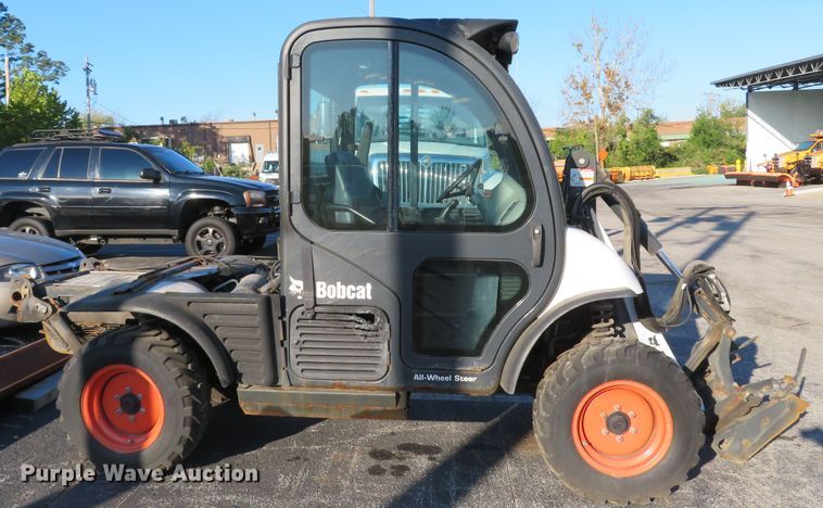 image for item DH1602 2011 Bobcat Toolcat 5600 utility vehicle