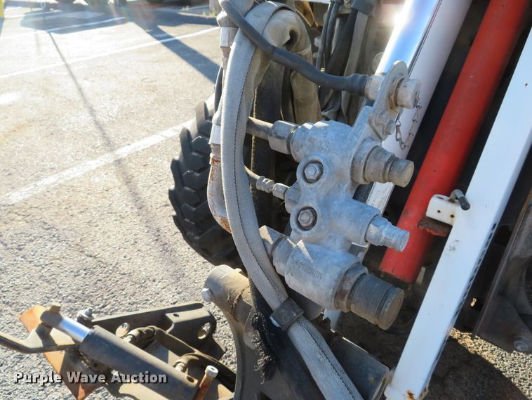 image for item DH1602 2011 Bobcat Toolcat 5600 utility vehicle