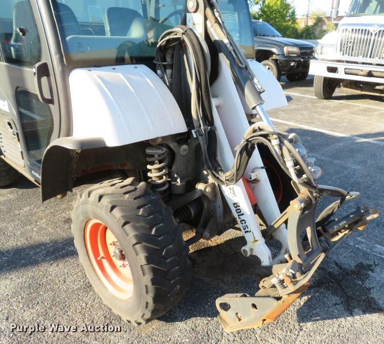image for item DH1602 2011 Bobcat Toolcat 5600 utility vehicle