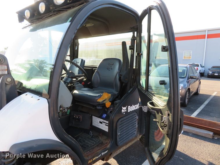 image for item DH1602 2011 Bobcat Toolcat 5600 utility vehicle