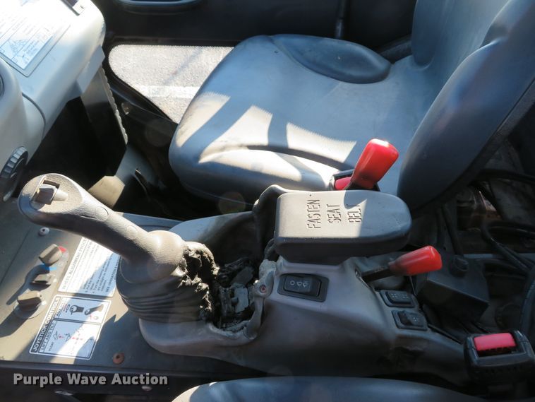 image for item DH1602 2011 Bobcat Toolcat 5600 utility vehicle