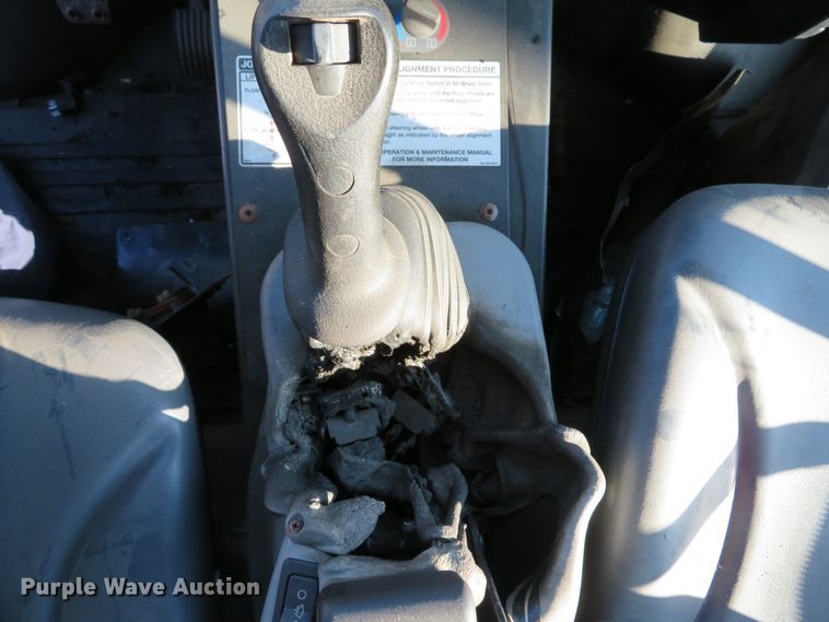 image for item DH1602 2011 Bobcat Toolcat 5600 utility vehicle