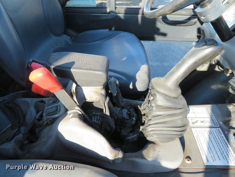 image for item DH1602 2011 Bobcat Toolcat 5600 utility vehicle