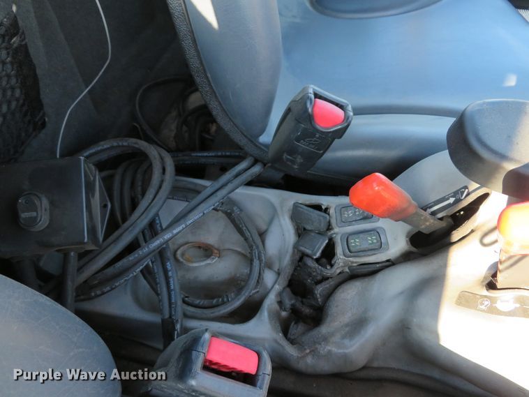 image for item DH1602 2011 Bobcat Toolcat 5600 utility vehicle