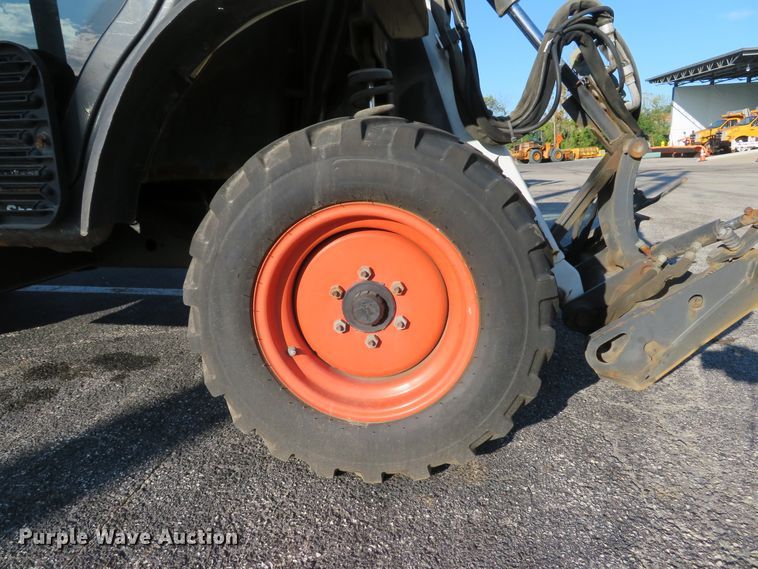 image for item DH1602 2011 Bobcat Toolcat 5600 utility vehicle