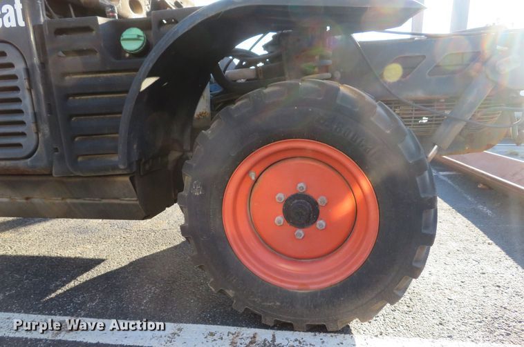 image for item DH1602 2011 Bobcat Toolcat 5600 utility vehicle