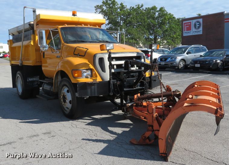 image for item DH1603 2004 Ford F750 Super Duty XL dump truck