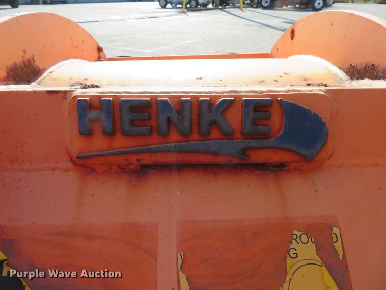 image for item DH1603 2004 Ford F750 Super Duty XL dump truck