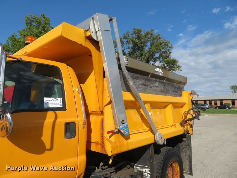 image for item DH1603 2004 Ford F750 Super Duty XL dump truck