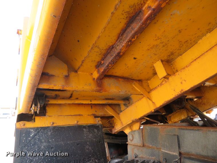 image for item DH1603 2004 Ford F750 Super Duty XL dump truck