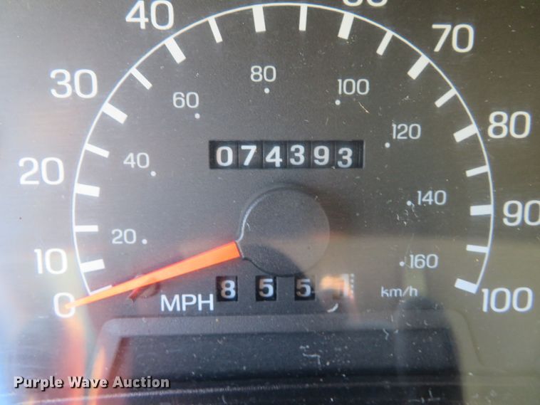 image for item DH1603 2004 Ford F750 Super Duty XL dump truck