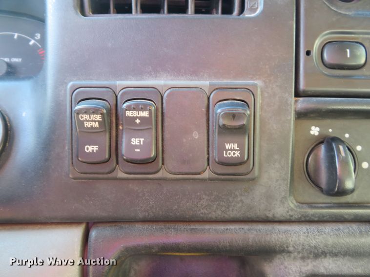 image for item DH1603 2004 Ford F750 Super Duty XL dump truck