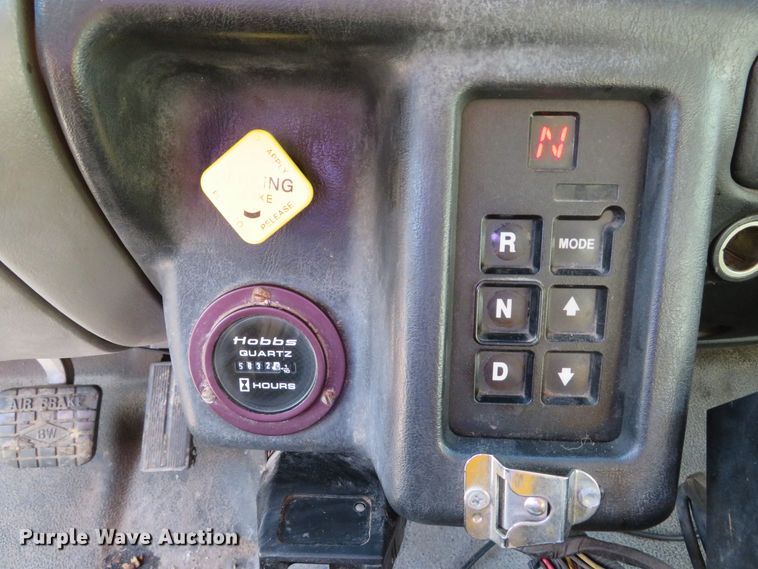 image for item DH1603 2004 Ford F750 Super Duty XL dump truck