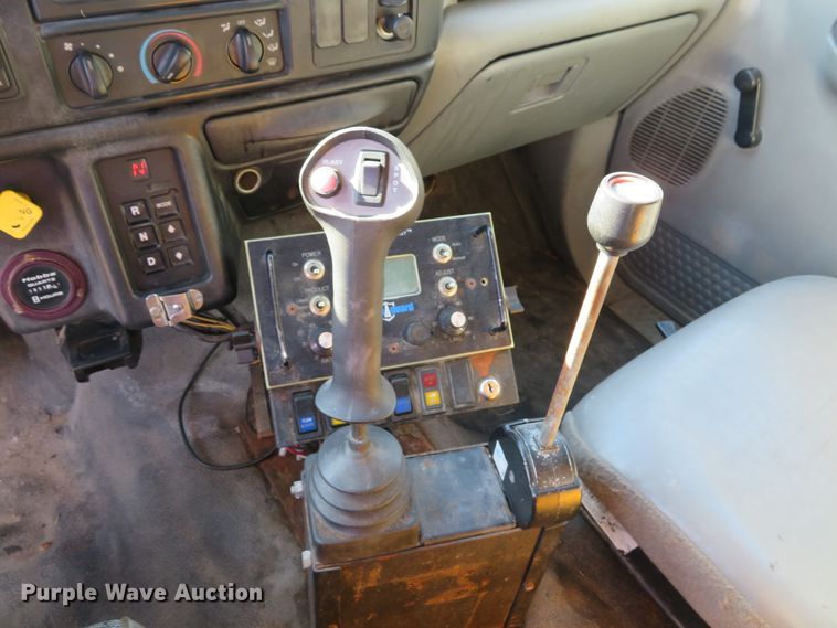 image for item DH1603 2004 Ford F750 Super Duty XL dump truck