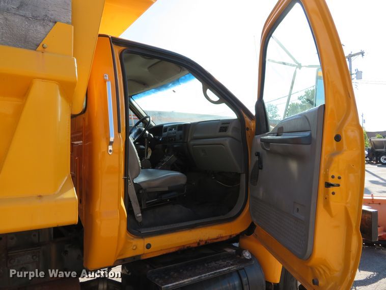 image for item DH1603 2004 Ford F750 Super Duty XL dump truck