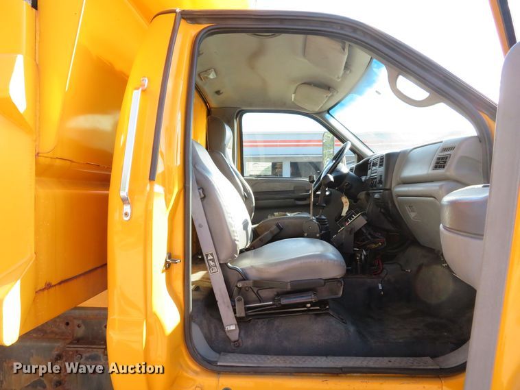 image for item DH1603 2004 Ford F750 Super Duty XL dump truck