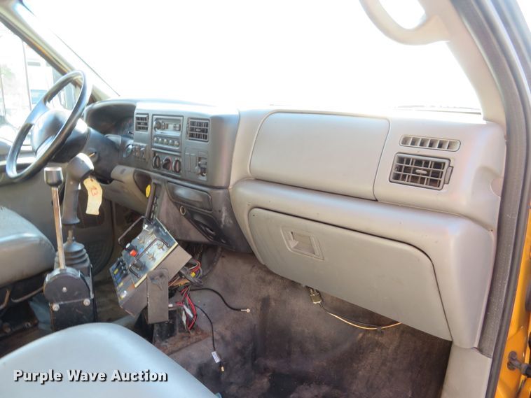 image for item DH1603 2004 Ford F750 Super Duty XL dump truck