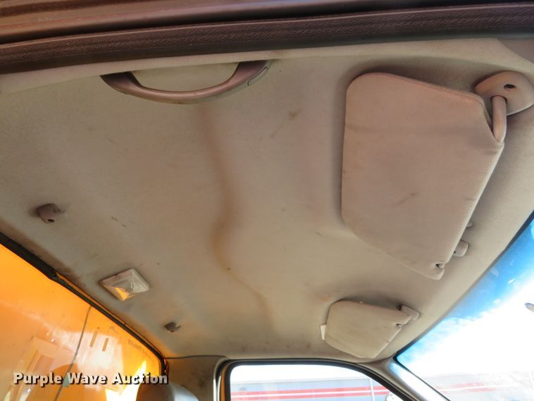 image for item DH1603 2004 Ford F750 Super Duty XL dump truck