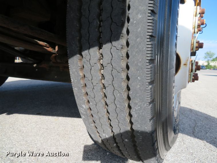 image for item DH1603 2004 Ford F750 Super Duty XL dump truck