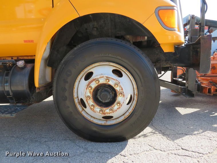 image for item DH1603 2004 Ford F750 Super Duty XL dump truck