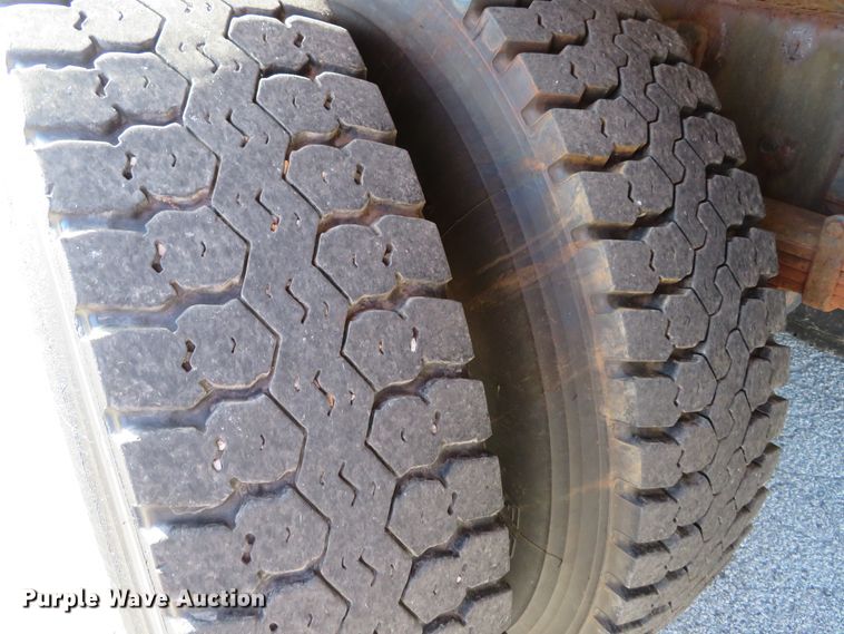 image for item DH1603 2004 Ford F750 Super Duty XL dump truck