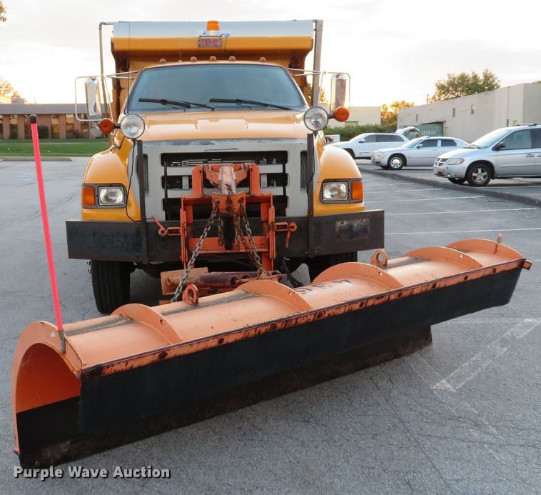 image for item DH1604 2004 Ford F750 Super Duty XL dump truck
