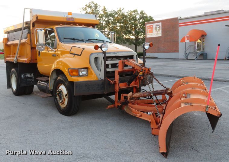 image for item DH1604 2004 Ford F750 Super Duty XL dump truck