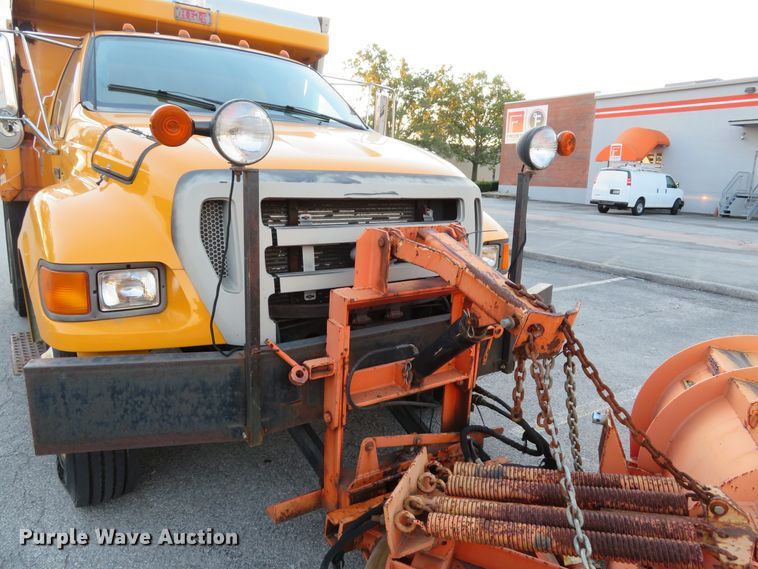image for item DH1604 2004 Ford F750 Super Duty XL dump truck