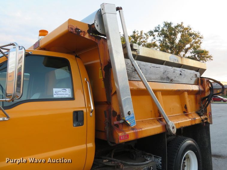 image for item DH1604 2004 Ford F750 Super Duty XL dump truck
