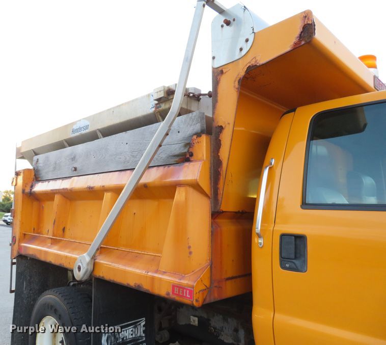 image for item DH1604 2004 Ford F750 Super Duty XL dump truck