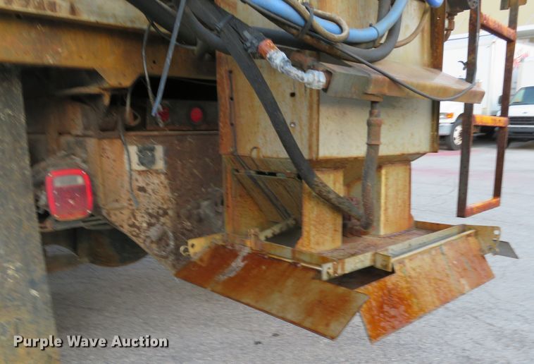 image for item DH1604 2004 Ford F750 Super Duty XL dump truck