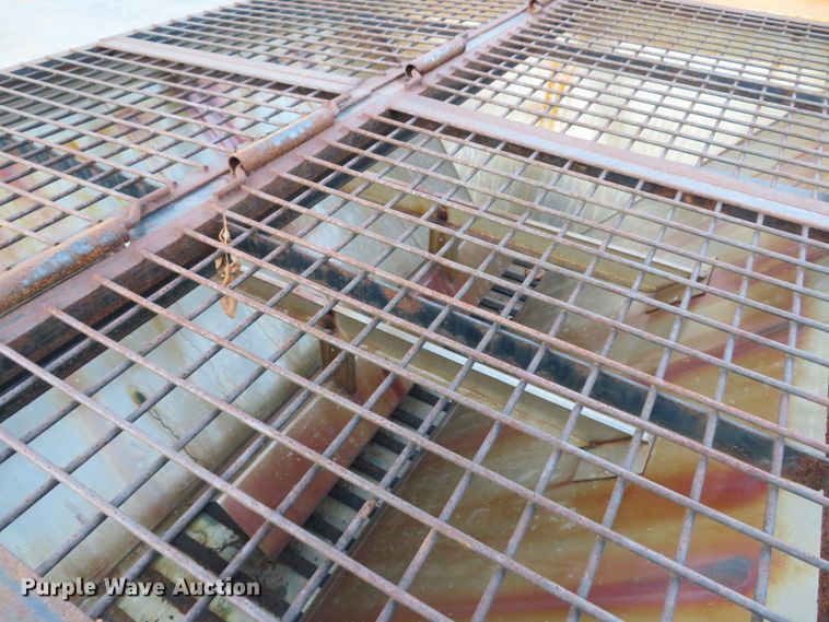 image for item DH1604 2004 Ford F750 Super Duty XL dump truck